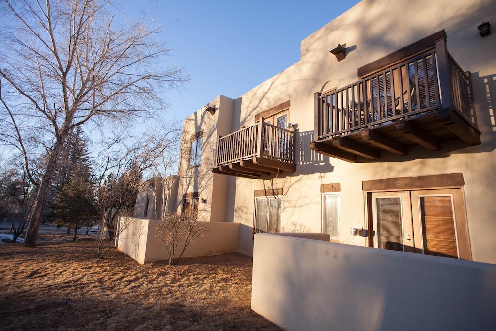 Club Wyndham Taos Hotel Exterior photo